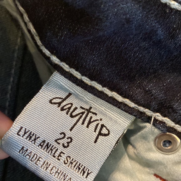Daytrip Skinny from Buckle - Picture 7 of 8